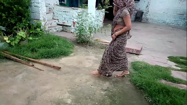 गांव की नवविवाहिता बहू को ससुर जी ने पति के कर्ज के लिए चोदा